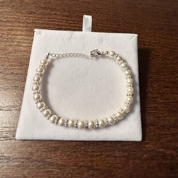 Jewelry - Silver & Pearl Bracelet